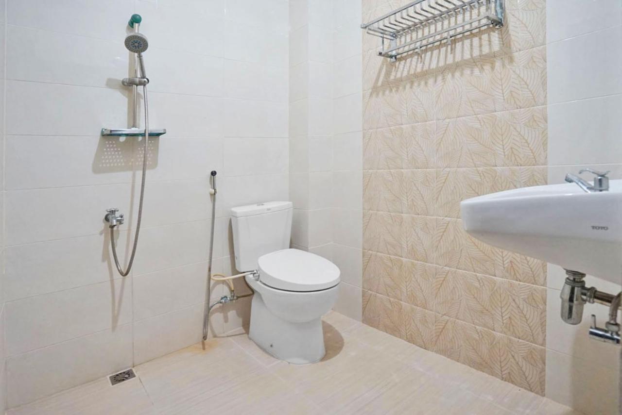 Oyo 91680 Hotel Mentari Палембанг Екстериор снимка
